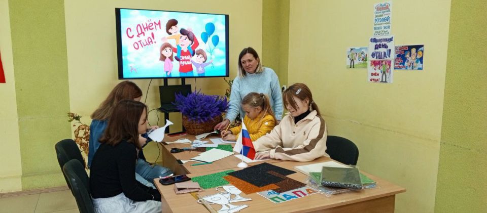 В учреждениях культуры села Тавричанка прошли творческие мастер-классы ко Дню отца В учреждениях культуры села Тавричанка прошли творческие мастер-классы ко Дню отца