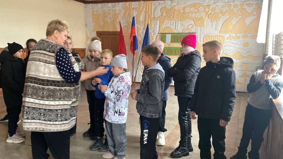 В рамках празднования Дня отца 20 октября в Верхнесерогозском Доме культуры состоялось увлекательное мероприятие, направленное на укрепление семейных ценностей и выражение уважения к папам В рамках празднования Дня отца 20 октября в Верхнесерогозском Доме культуры состоялось увлекательное мероприятие, направленное на укрепление семейных ценностей и выражение уважения к папам