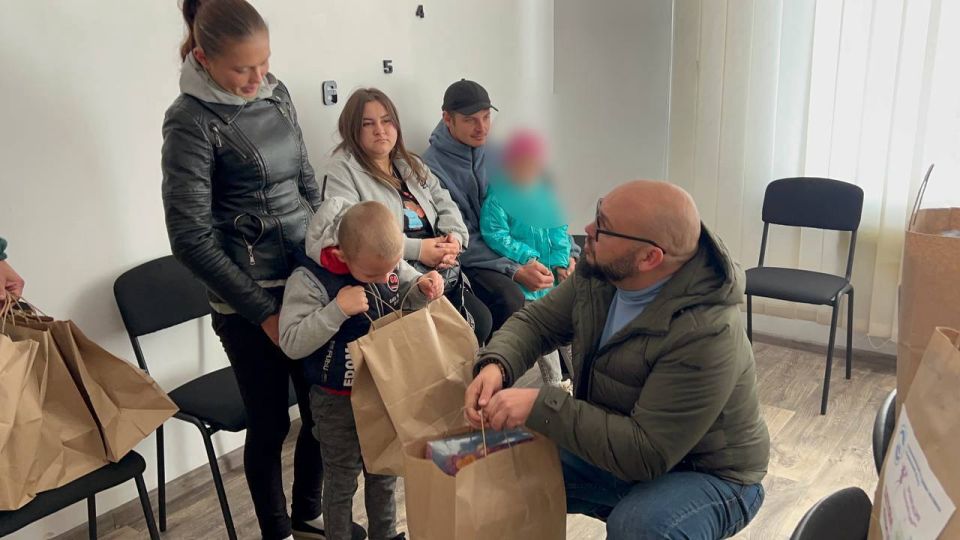 Сергей Георгиев: Забота и поддержка: детям прифронтовых территорий передали подарки в Рубановке Сергей Георгиев: Забота и поддержка: детям прифронтовых территорий передали подарки в Рубановке
