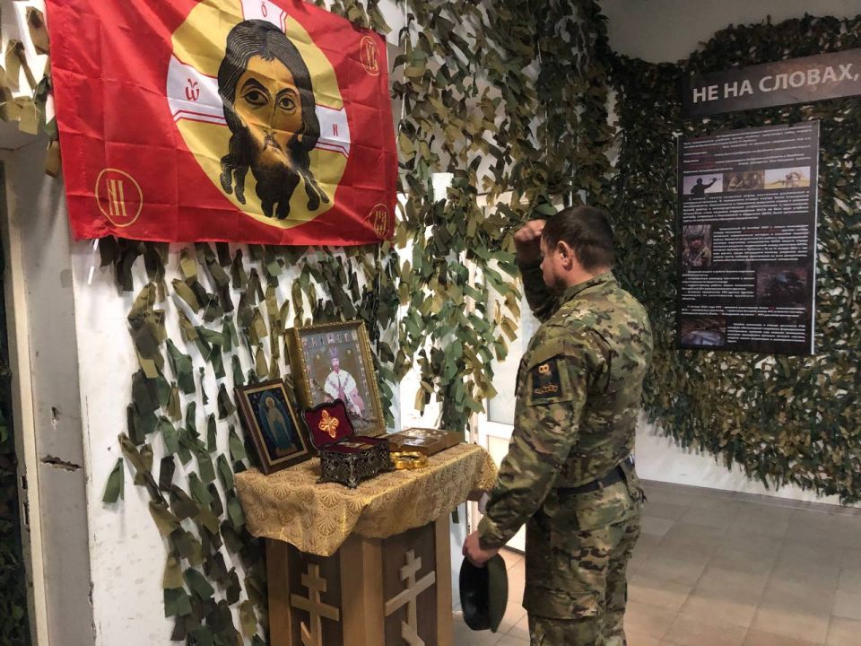 Бойцы казачьего батальона БАРС-11 «Кубань» встретили святыни Бойцы казачьего батальона БАРС-11 «Кубань» встретили святыни