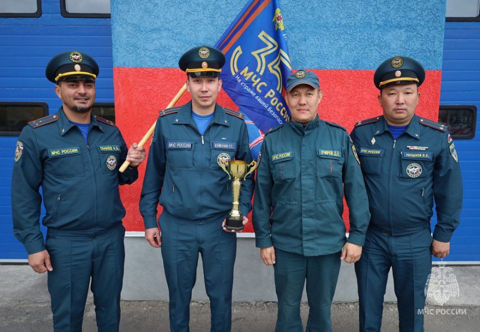 Команда МЧС Херсонской области - лидеры мини-футбольного турнира Команда МЧС Херсонской области - лидеры мини-футбольного турнира