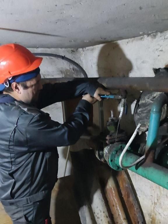 Рязанцы отремонтировали систему водоснабжения в Хлебодаровской школе Рязанцы отремонтировали систему водоснабжения в Хлебодаровской школе
