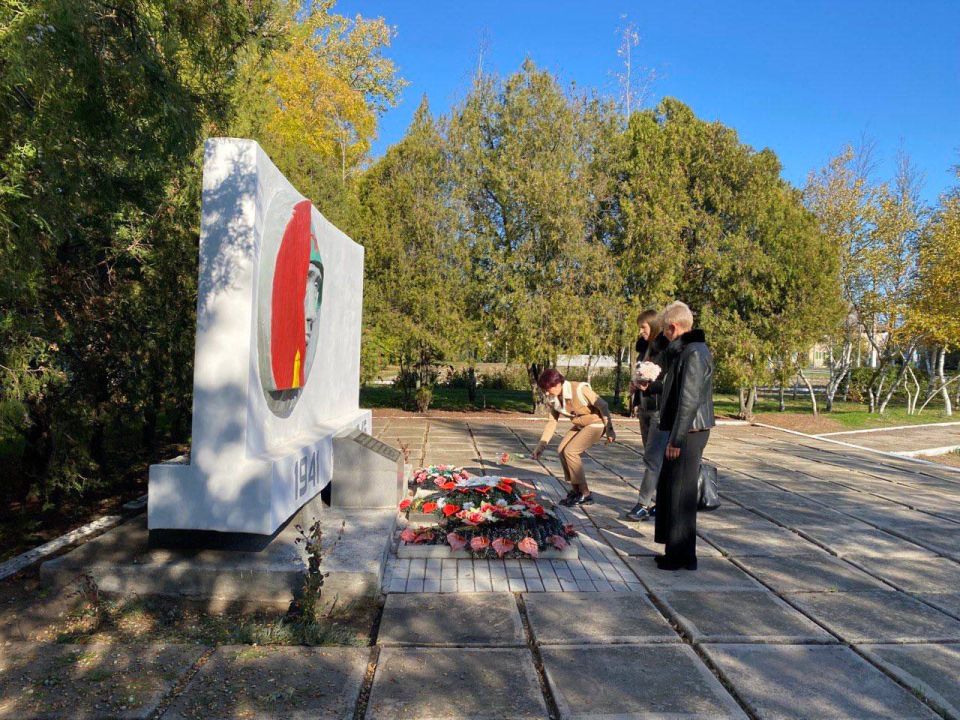 В Новой Каховке почтили память павших воинов В Новой Каховке почтили память павших воинов