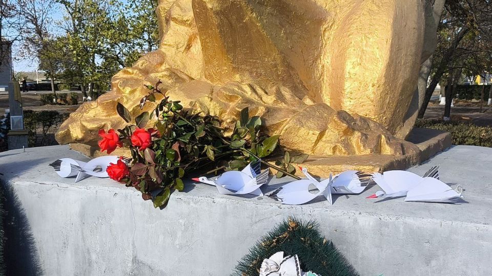 Сегодня праздник «Белых журавлей»! День памяти о тех, кто не вернулся с полей сражений Сегодня праздник «Белых журавлей»! День памяти о тех, кто не вернулся с полей сражений
