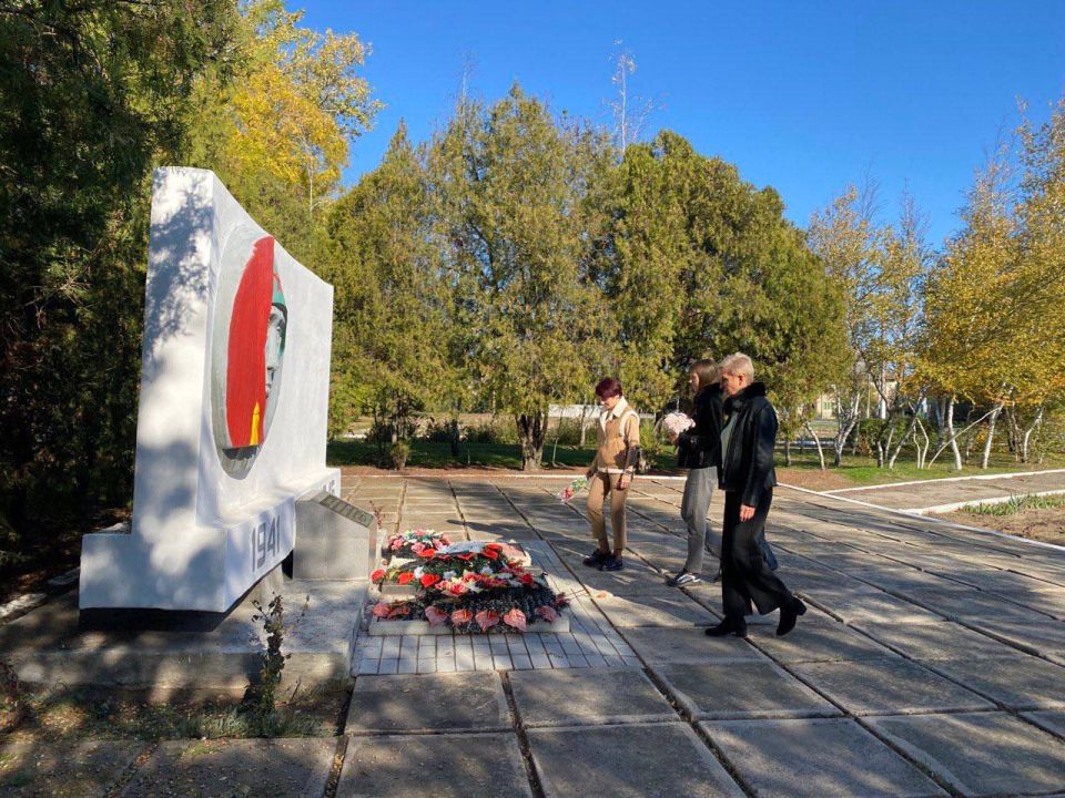 В Новой Каховке почтили память павших воинов В Новой Каховке почтили память павших воинов
