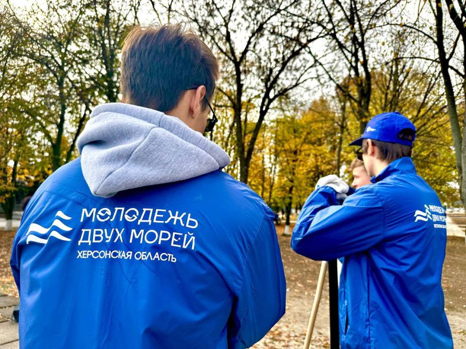 Нижнесерогозская молодёжь прошла «Путь молодёжи двух морей» — от уборки мемориала к изучению героической истории Нижнесерогозская молодёжь прошла «Путь молодёжи двух морей» — от уборки мемориала к изучению героической истории