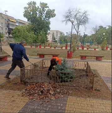 Работы по благоустройству в Голой Пристани