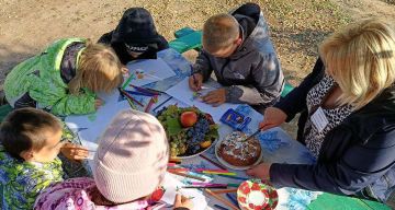 В Красноподольской библиотеке прошли библиотечные посиделки на свежем воздухе "Праздник яблок", посвященные Всемирному дню яблок