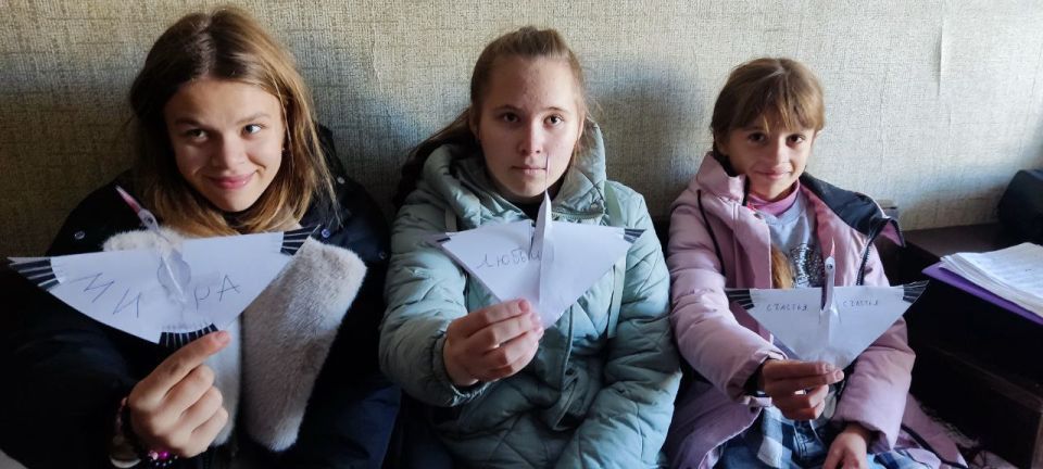 Крылья Надежды: Акция "Летят Журавли" в Нижнесерогозском Центре Культуры и Досуга Крылья Надежды: Акция "Летят Журавли" в Нижнесерогозском Центре Культуры и Досуга