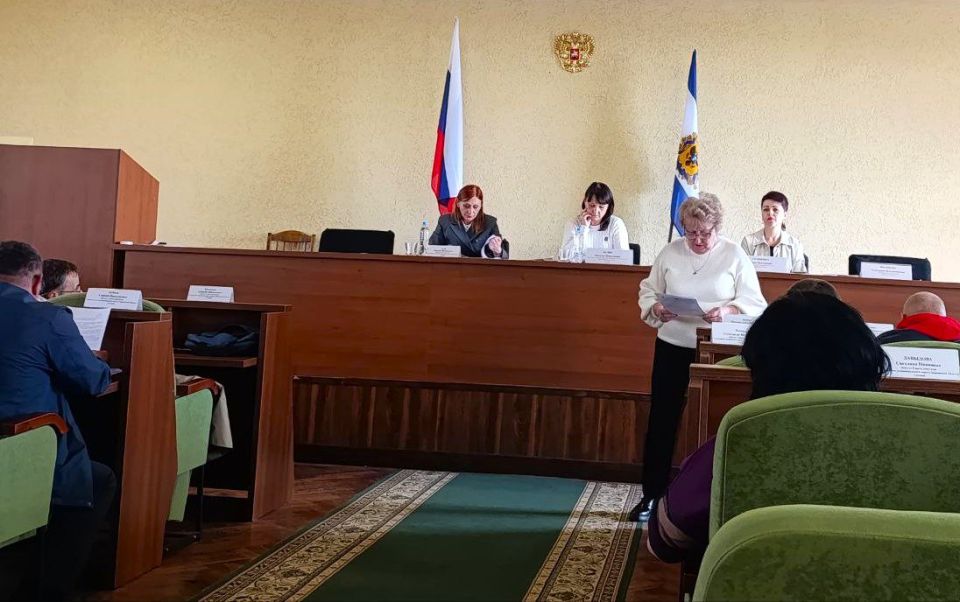 Итоги 24-й сессии Совета депутатов Генического округа Итоги 24-й сессии Совета депутатов Генического округа