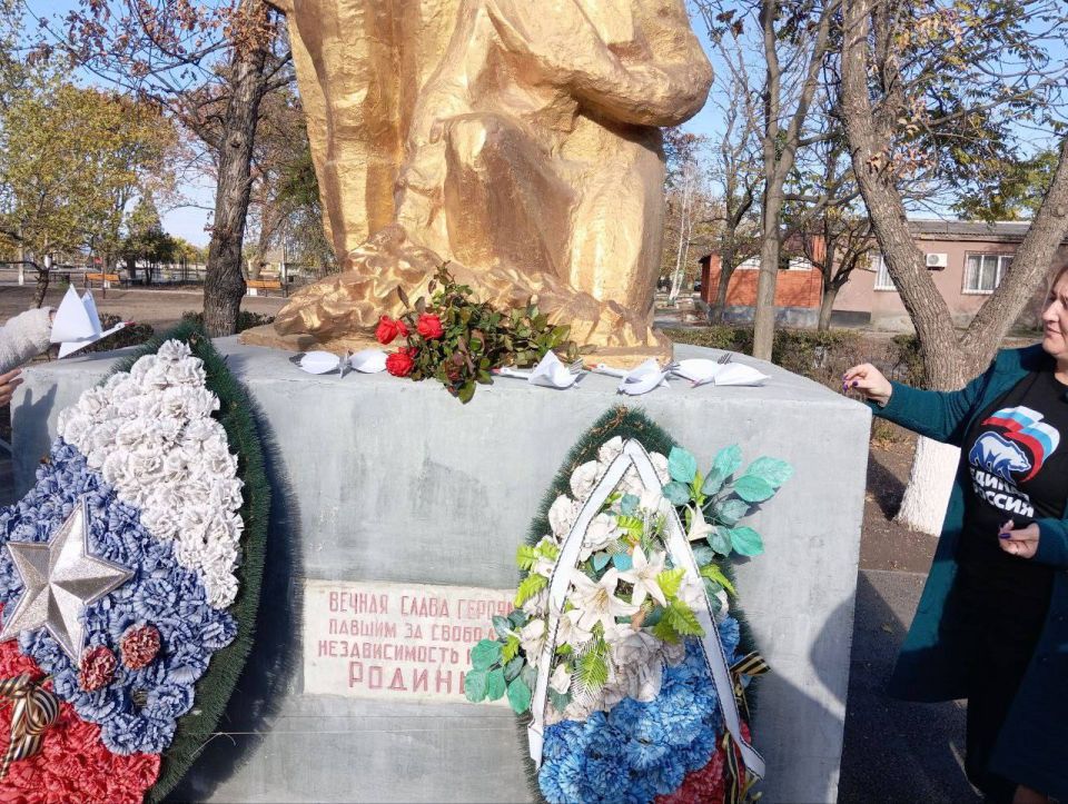 В День белых журавлей акции в память о павших воинах, защищавших Отечество, проходят по всей Херсонской области В День белых журавлей акции в память о павших воинах, защищавших Отечество, проходят по всей Херсонской области