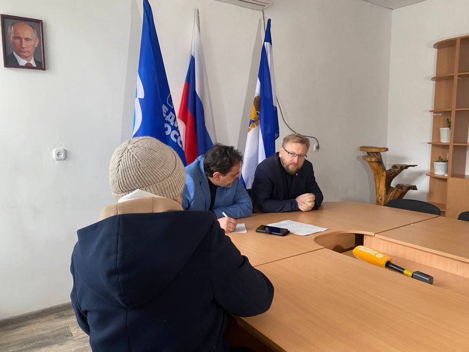 «Единая Россия» оказала юридическую помощь и поможет доставить генератор в дом культуры по итогам приемов граждан «Единая Россия» оказала юридическую помощь и поможет доставить генератор в дом культуры по итогам приемов граждан