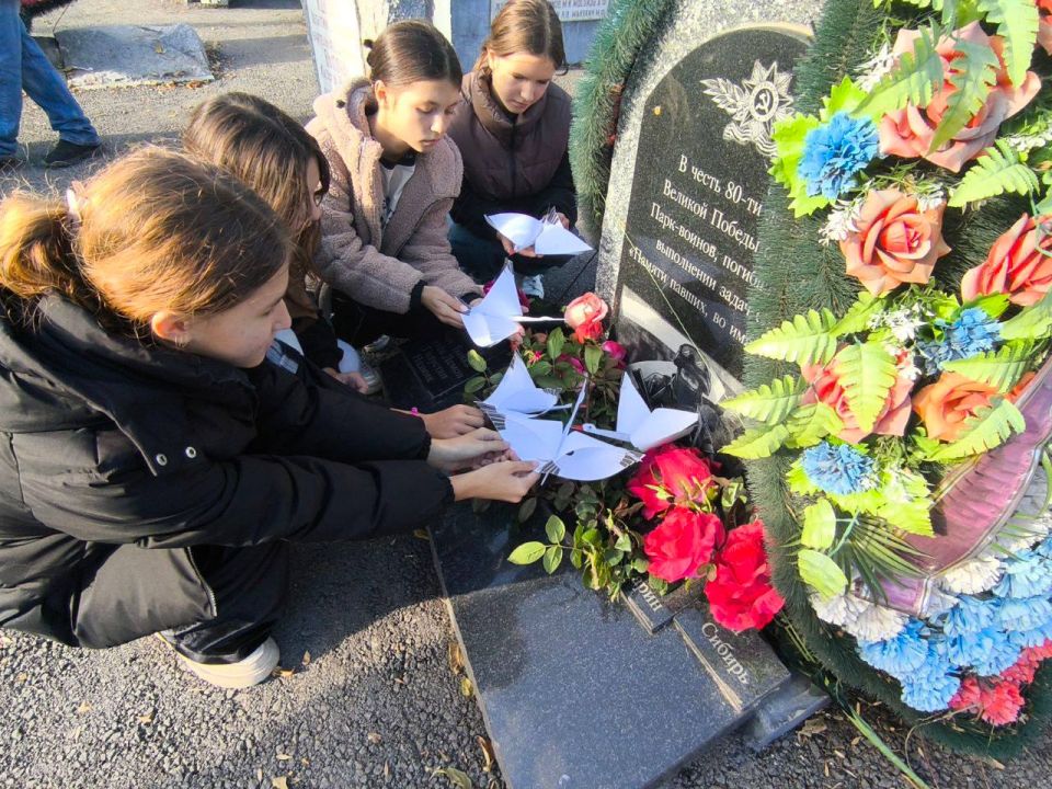 В День белых журавлей акции в память о павших воинах, защищавших Отечество, проходят по всей Херсонской области В День белых журавлей акции в память о павших воинах, защищавших Отечество, проходят по всей Херсонской области