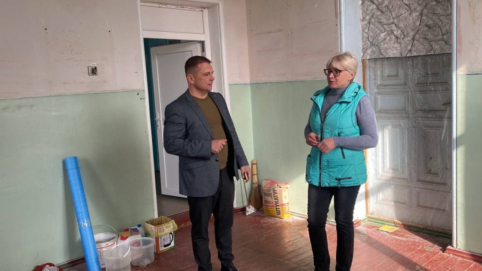 При содействии «Единой России» в библиотеку Рубановского культурно-досугового центра передано 3000 книг и строительные материалы для ремонта из Краснодарского края При содействии «Единой России» в библиотеку Рубановского культурно-досугового центра передано 3000 книг и строительные материалы для ремонта из Краснодарского края