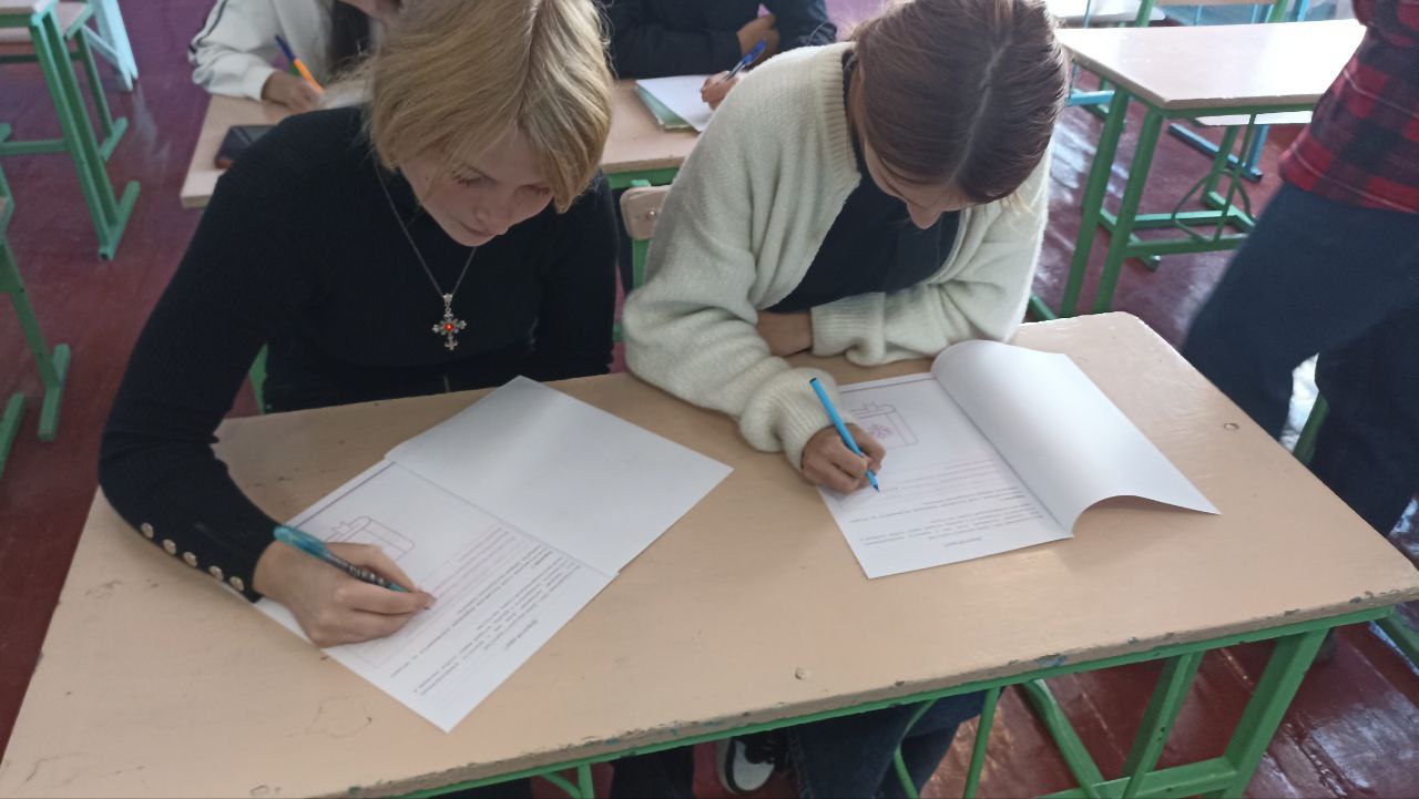 В рамках мероприятий, посвящённых празднованию Дня народного единства, который отмечается 4 ноября, 24 октября 2025 года в ГБОУ ХО «Верхнесерогозская школа Нижнесерогозского района» была организована тематическая выставка... В рамках мероприятий, посвящённых празднованию Дня народного единства, который отмечается 4 ноября, 24 октября 2025 года в ГБОУ ХО «Верхнесерогозская школа Нижнесерогозского района» была организована тематическая выставка...