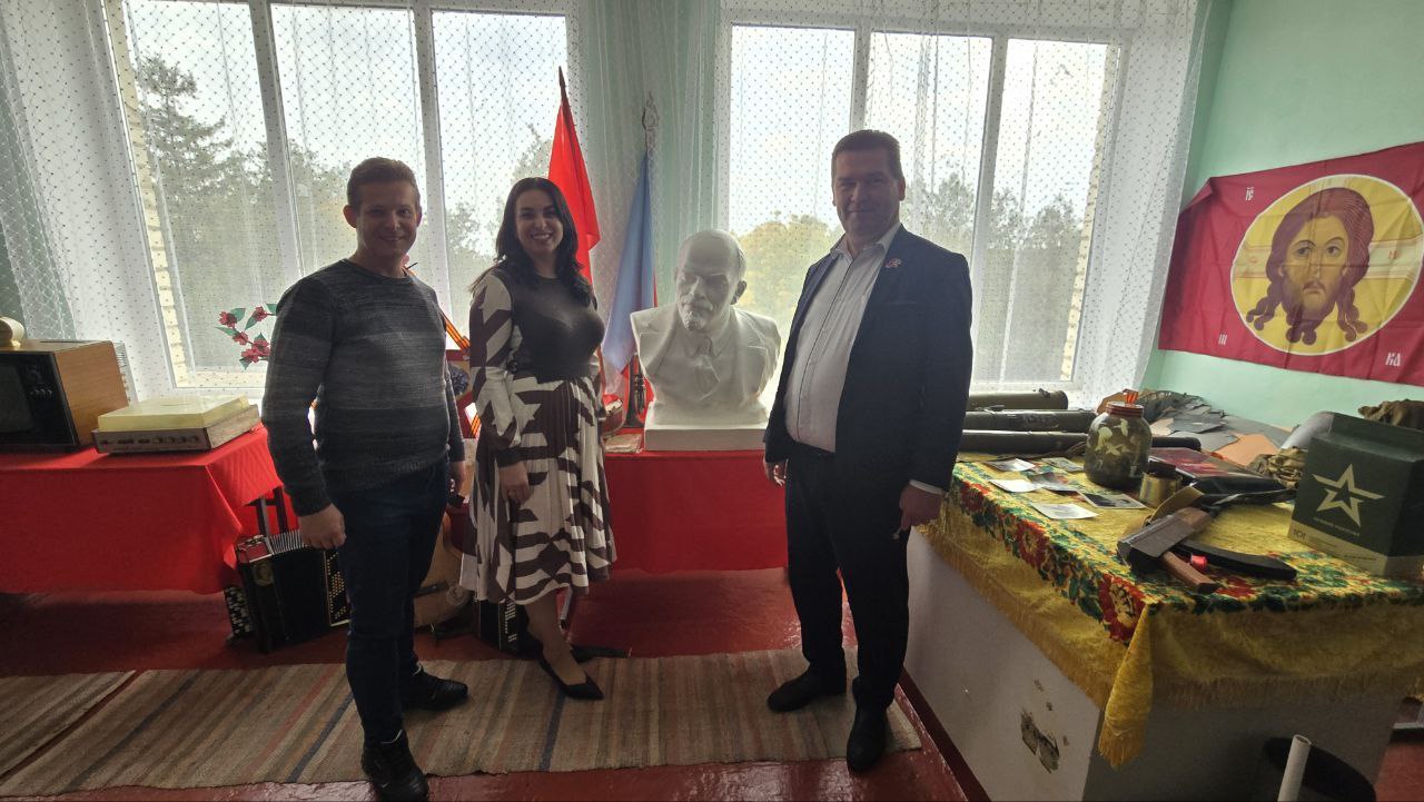 Рамиль Замалетдинов: Сергей Безпятов, мой помощник, принял участие в торжественном мероприятии, посвященном юбилею Хлебодаровской школы в Чаплинском районе Рамиль Замалетдинов: Сергей Безпятов, мой помощник, принял участие в торжественном мероприятии, посвященном юбилею Хлебодаровской школы в Чаплинском районе