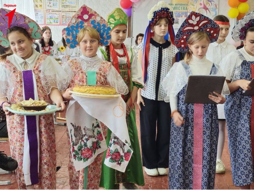 Первые Подовской школы отметили День народного единства Первые Подовской школы отметили День народного единства