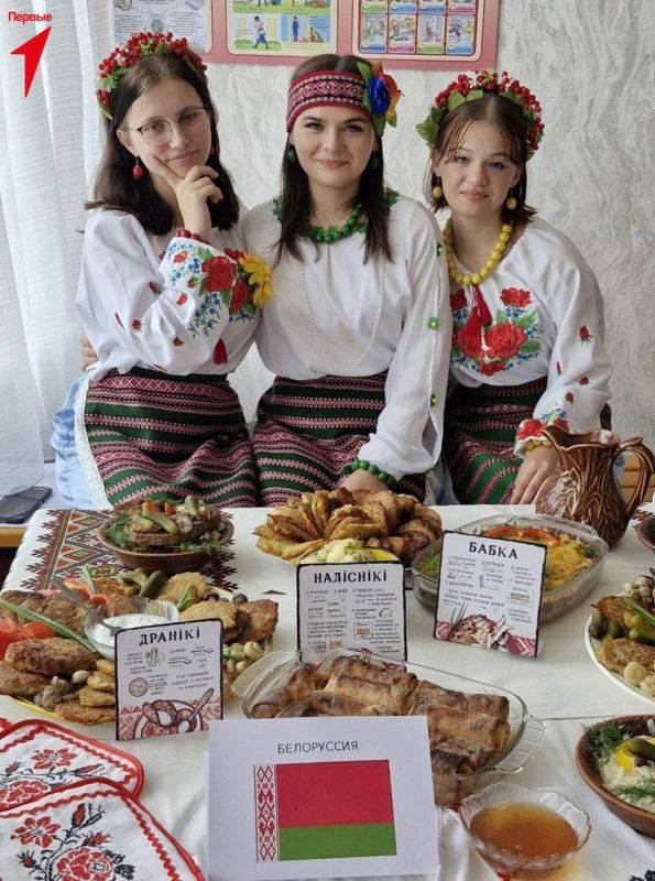 Первые Подовской школы отметили День народного единства Первые Подовской школы отметили День народного единства