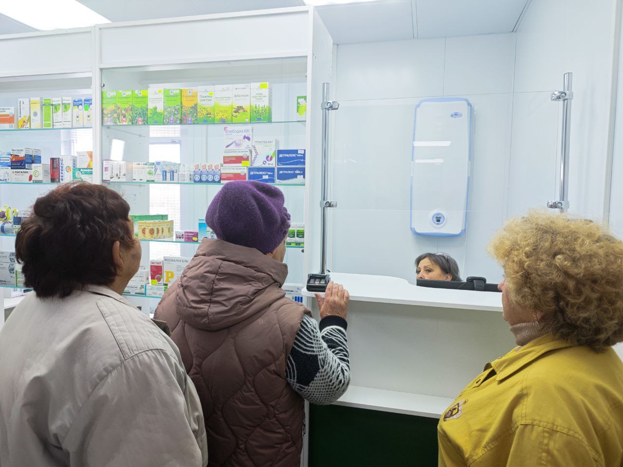 В селе Хорлы открыт государственный аптечный пункт В селе Хорлы открыт государственный аптечный пункт