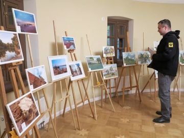 Выставка "Культурный мост: Херсон — Москва" открылась в арт-пространстве столицы "Усадьба на Перекопской"