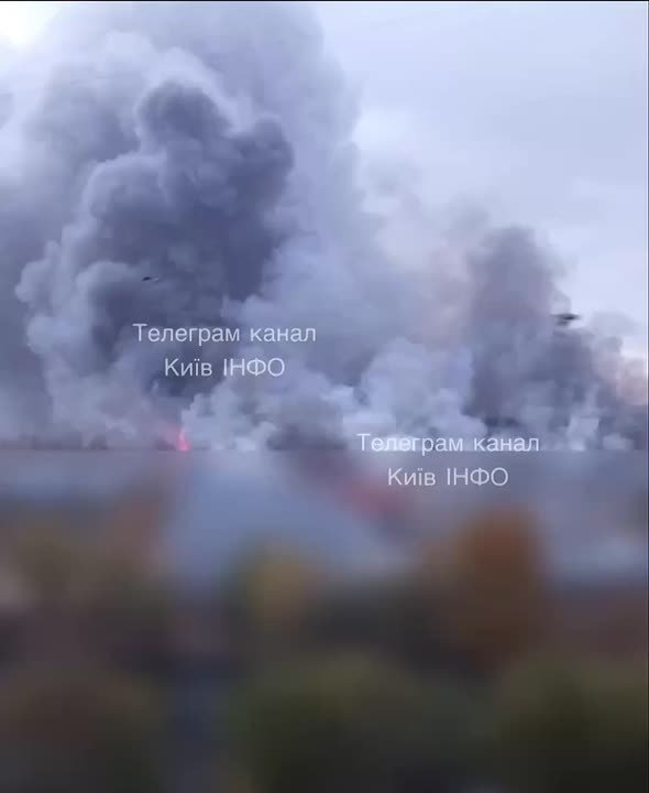 Масштабный пожар в Киеве на левом берегу
