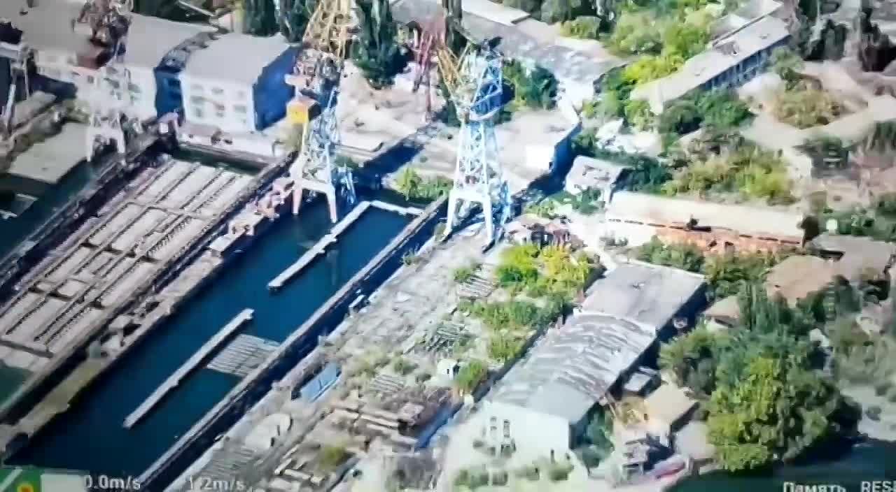 На Карантинном группа солдат украинской армии заняла склад