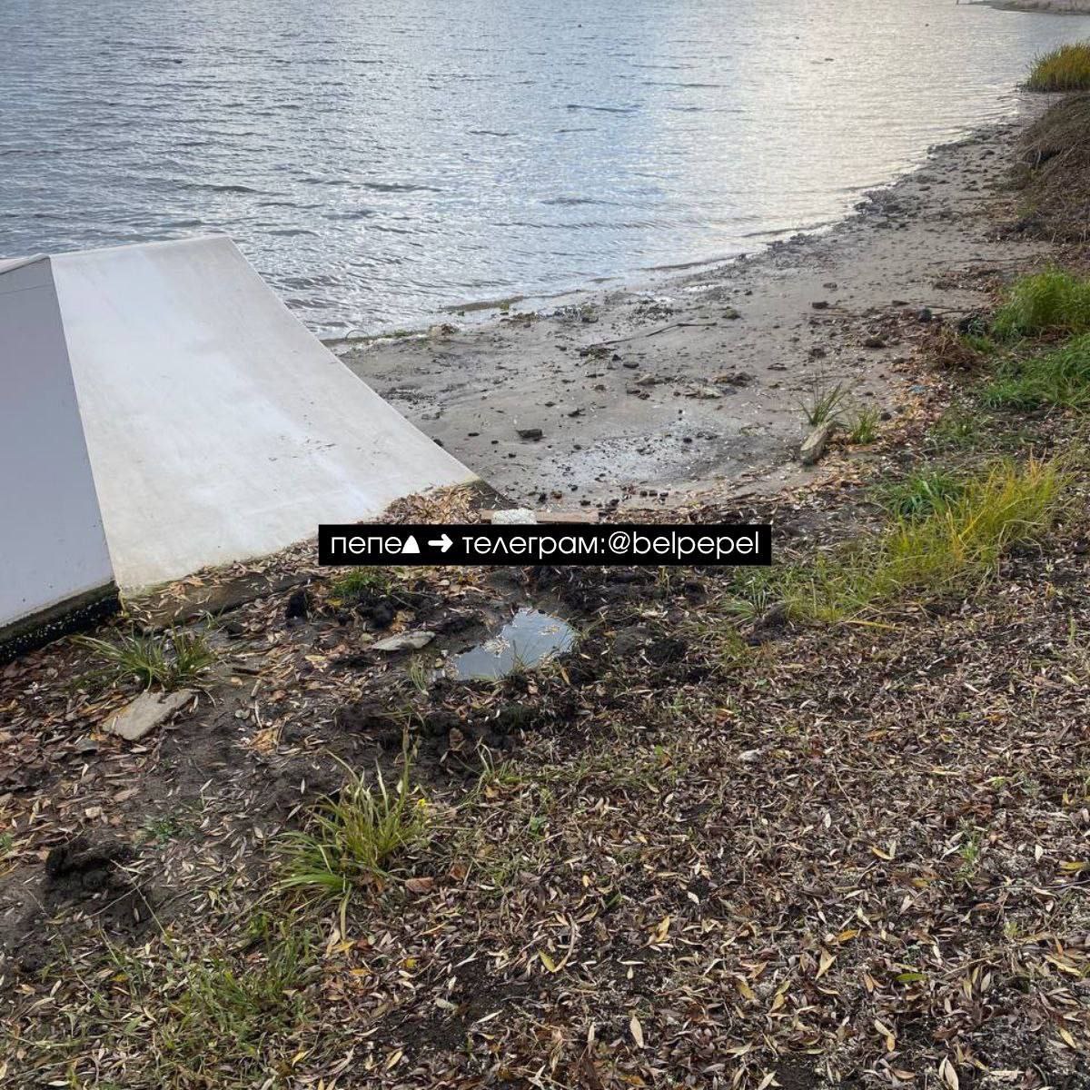 Дамбу Белгородского водохранилища прорвало после нового украинского удара, пишут местные паблики Дамбу Белгородского водохранилища прорвало после нового украинского удара, пишут местные паблики