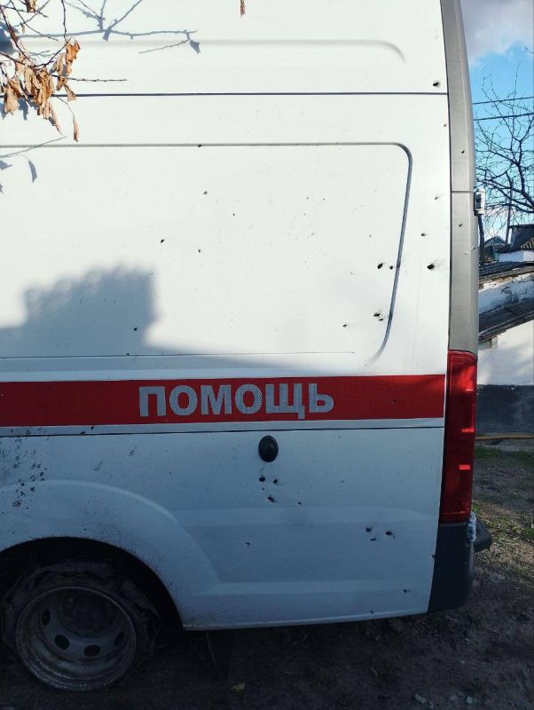 В Новой Збурьевке украинские военные с использованием беспилотников нанесли удар по машине скорой помощи В Новой Збурьевке украинские военные с использованием беспилотников нанесли удар по машине скорой помощи