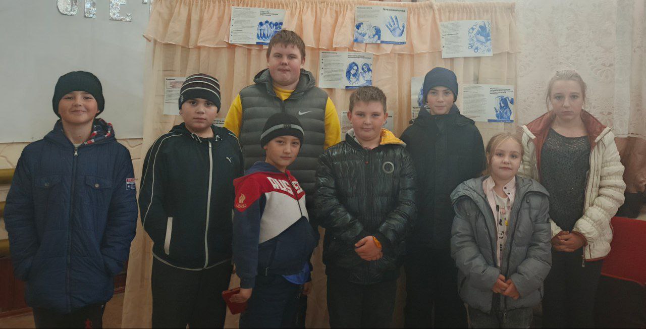 «Вербовка в сети»: информационный час по кибербезопасности прошел в селе Семихатки «Вербовка в сети»: информационный час по кибербезопасности прошел в селе Семихатки
