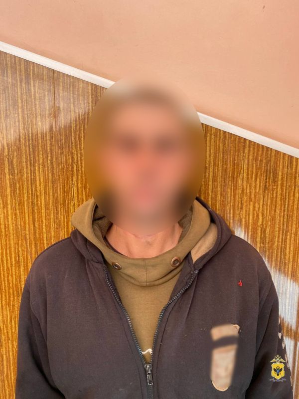 В Каховском округе сотрудники полиции задержали подозреваемого в грабеже
