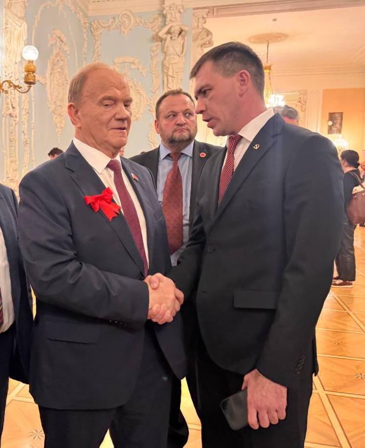 Рамиль Замалетдинов: Сегодня в Колонном зале Дома союзов прошёл праздничный концерт, посвящённый 107-й годовщине Ленинского комсомола Рамиль Замалетдинов: Сегодня в Колонном зале Дома союзов прошёл праздничный концерт, посвящённый 107-й годовщине Ленинского комсомола