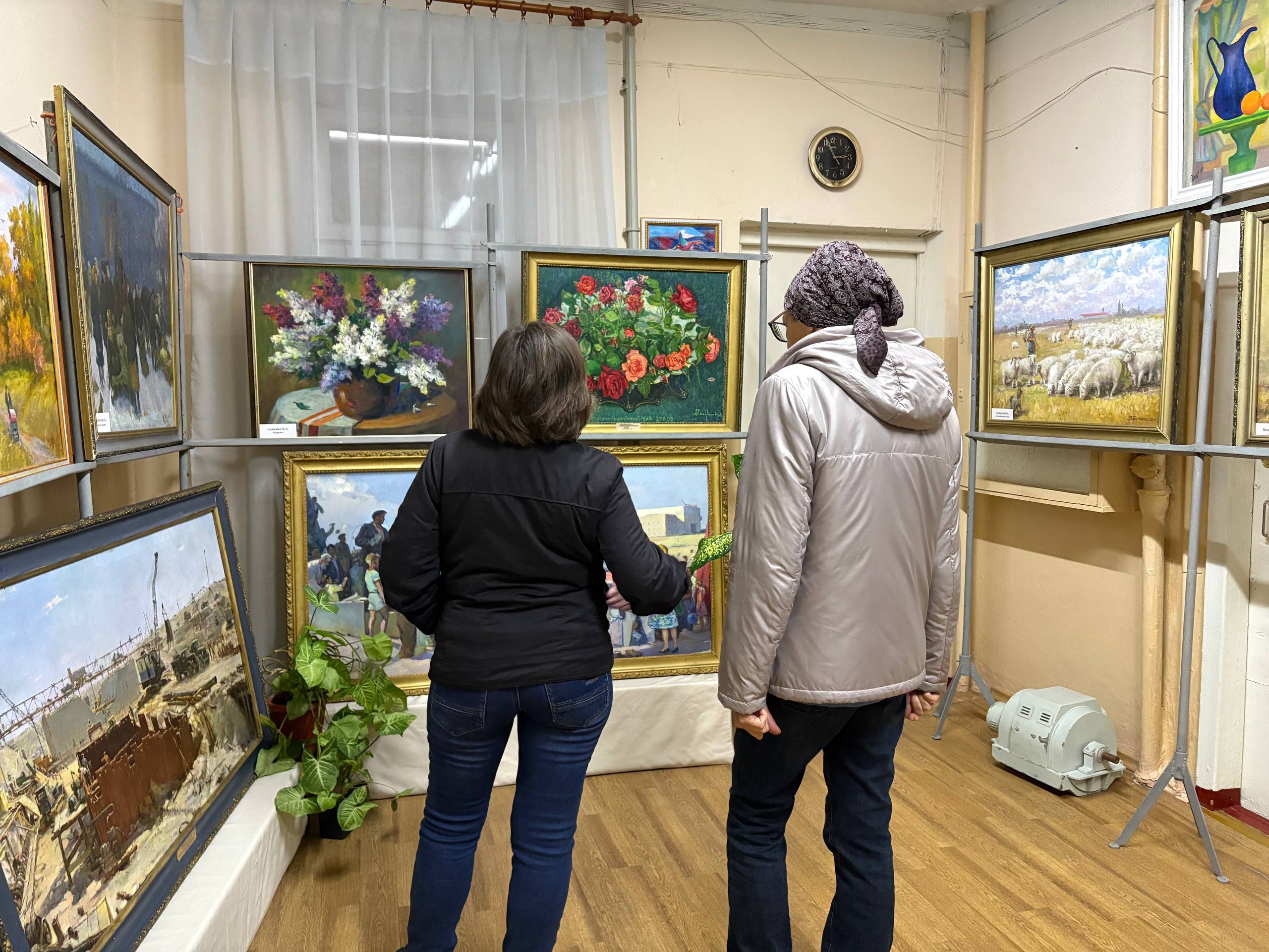 Владимир Оганесов: Коллеги, друзья, земляки!. Приглашаю Вас на художественную выставку, открывшуюся в нашем городе в преддверии Дня народного единства Владимир Оганесов: Коллеги, друзья, земляки!. Приглашаю Вас на художественную выставку, открывшуюся в нашем городе в преддверии Дня народного единства