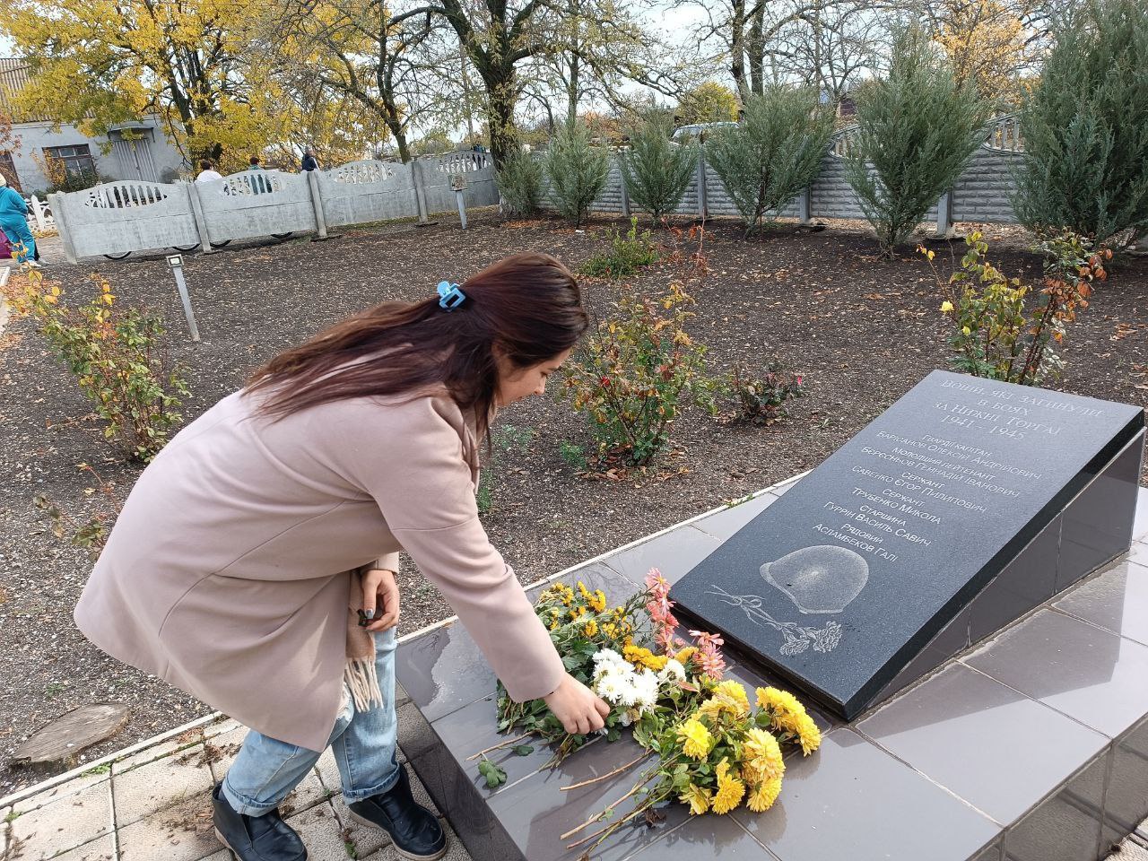 Торжественное возложение цветов в селе Нижние Торгаи: Почтение героям Великой Отечественной войны! Торжественное возложение цветов в селе Нижние Торгаи: Почтение героям Великой Отечественной войны!