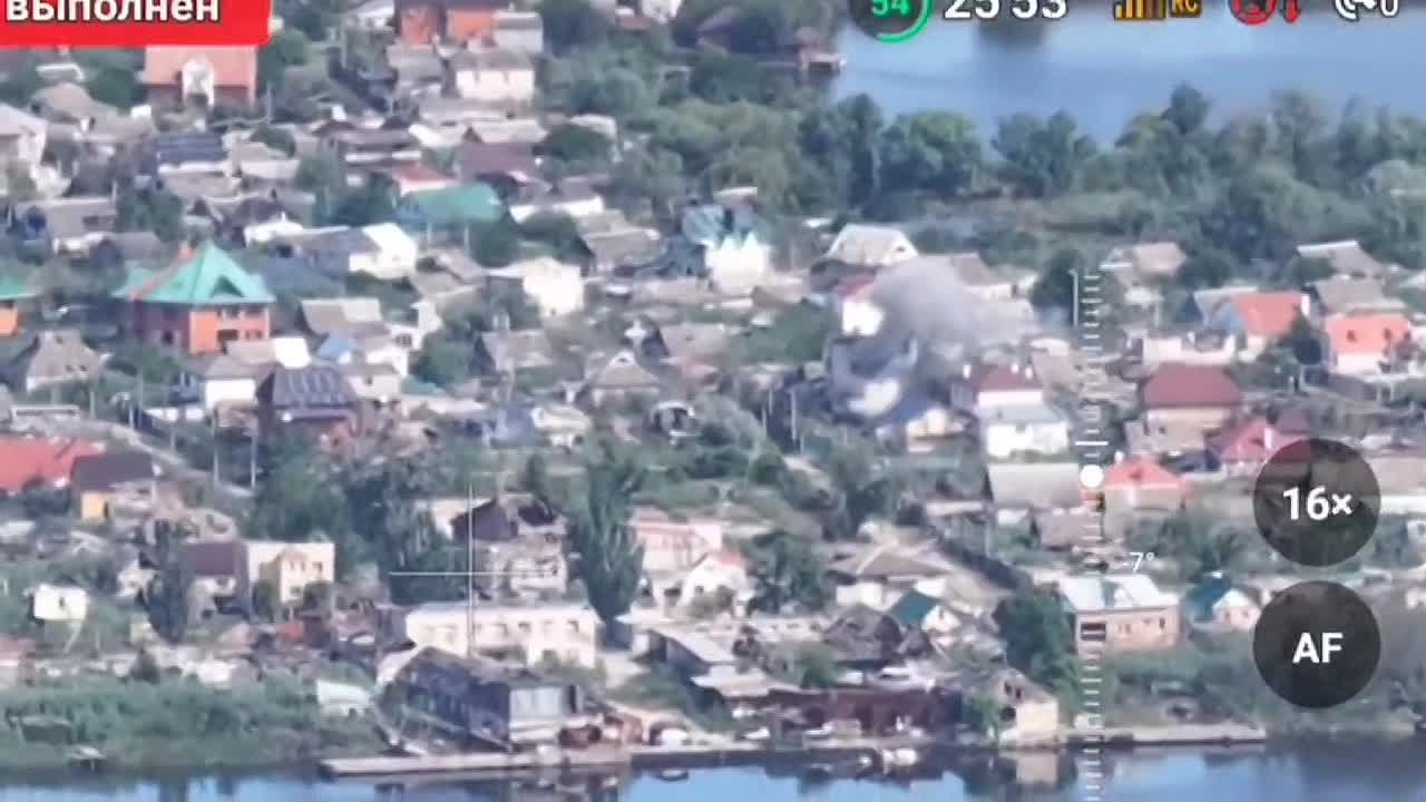 Енот из Херсона: Херсон, о. Карантинный Российские военные продолжают успешное освобождение острова, нанося ощутимые потери противнику. Благодаря слаженной работе артиллерии, разведывательных групп и операторов...