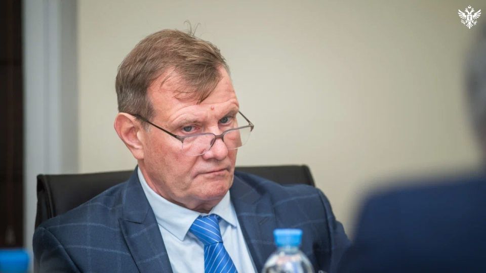 Владимир Сальдо провёл совещание по вопросам строительства жилья и медицинских объектов в Херсонской области Владимир Сальдо провёл совещание по вопросам строительства жилья и медицинских объектов в Херсонской области