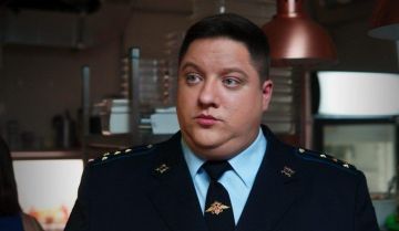 Умер актёр Роман Попов, известный по роли Мухича в сериале «Полицейский с Рублёвки»