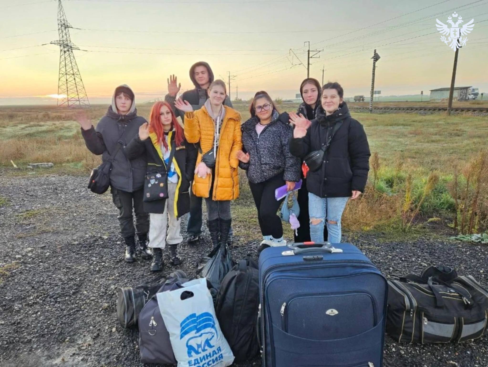 В Херсонском региональном отделении «Единой России» напутствовали волонтеров перед поездкой в лагерь «Курский рубеж» В Херсонском региональном отделении «Единой России» напутствовали волонтеров перед поездкой в лагерь «Курский рубеж»