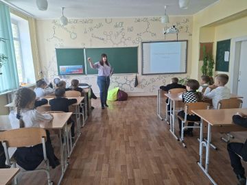 Урок о перелетных птицах прошел в Приморской школе