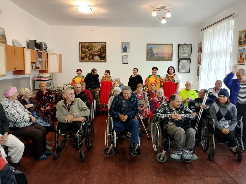 Подопечных Владимиро-Ильинского гериатрического пансионата поздравили с Днем дедушек и бабушек Подопечных Владимиро-Ильинского гериатрического пансионата поздравили с Днем дедушек и бабушек