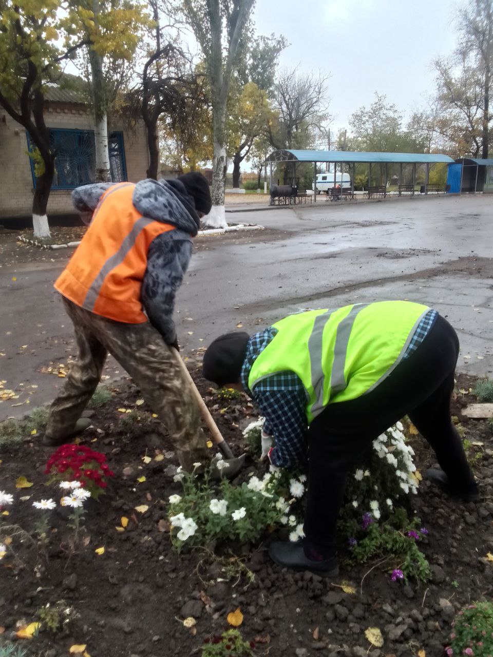Коммунальные службы Генического округа благоустраивают населенные пункты