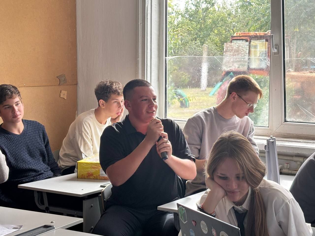 «Караоке-вечер: звезды на сцене» в Круглоозерской школе «Караоке-вечер: звезды на сцене» в Круглоозерской школе