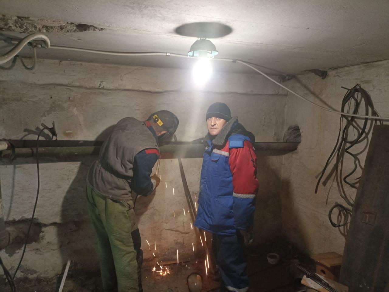 Рязанцы проводят ремонт отопления в детском саду в Хлебодаровке