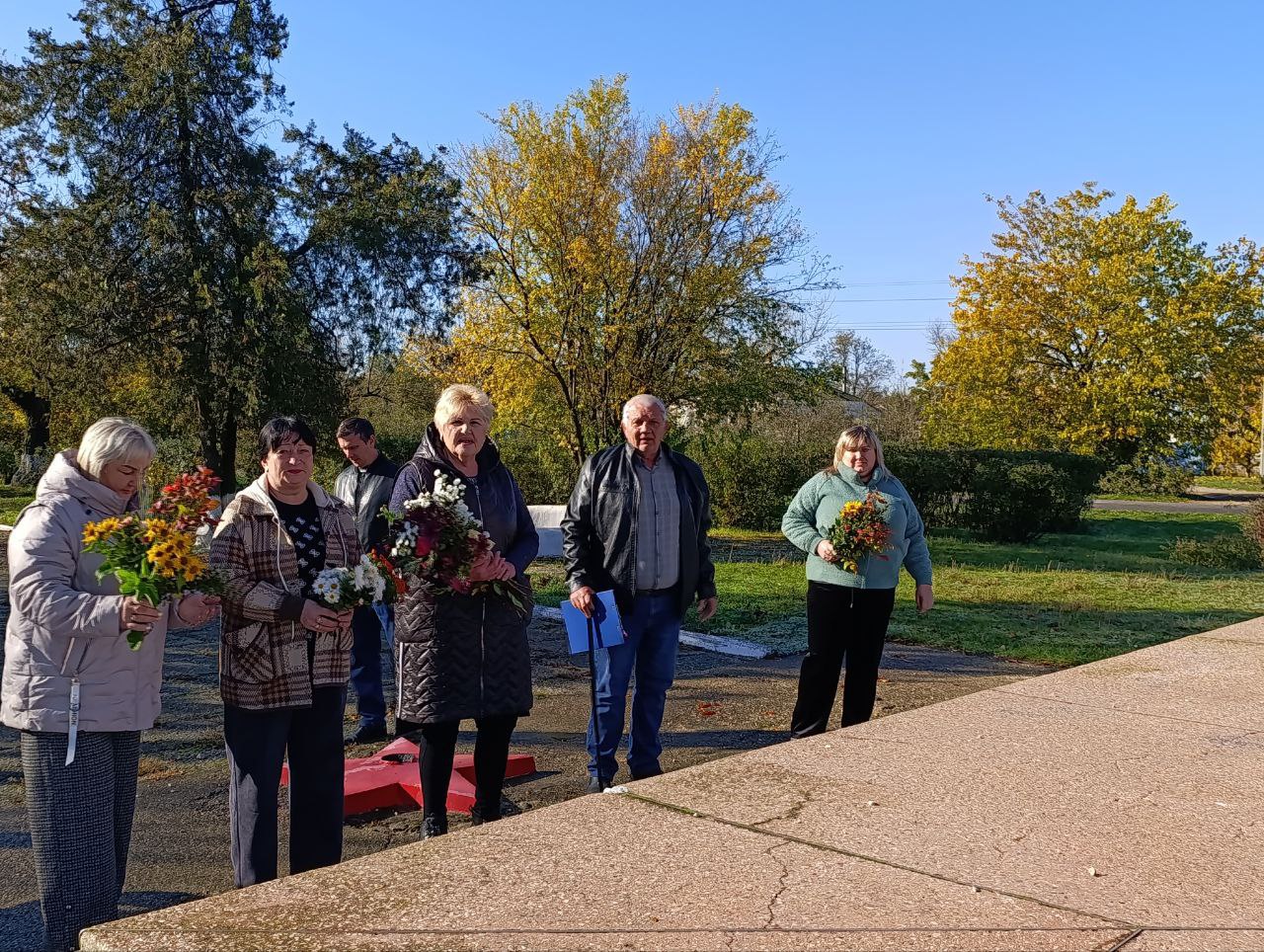 В селе Азовское почтили память освободителей В селе Азовское почтили память освободителей