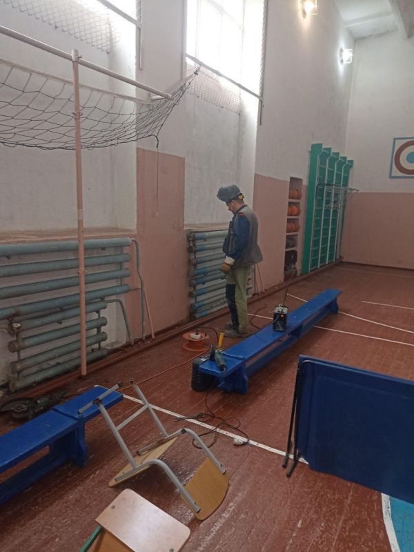 Рязанцы проводят ремонт отопления в детском саду в Хлебодаровке Рязанцы проводят ремонт отопления в детском саду в Хлебодаровке