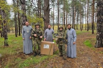 Крымская митрополия передала военным в Херсонской области дизельные генераторы