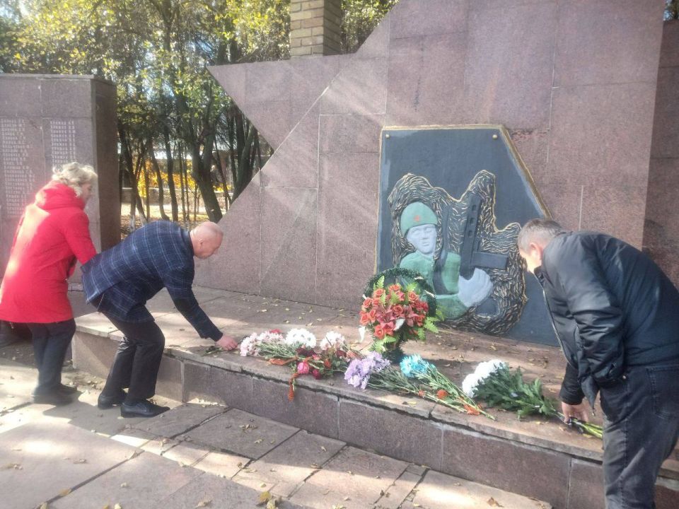 Сегодня, 29 октября, в Ивановке мы отмечаем — 82-ю годовщину освобождения нашего посёлка от немецко-фашистских захватчиков Сегодня, 29 октября, в Ивановке мы отмечаем — 82-ю годовщину освобождения нашего посёлка от немецко-фашистских захватчиков