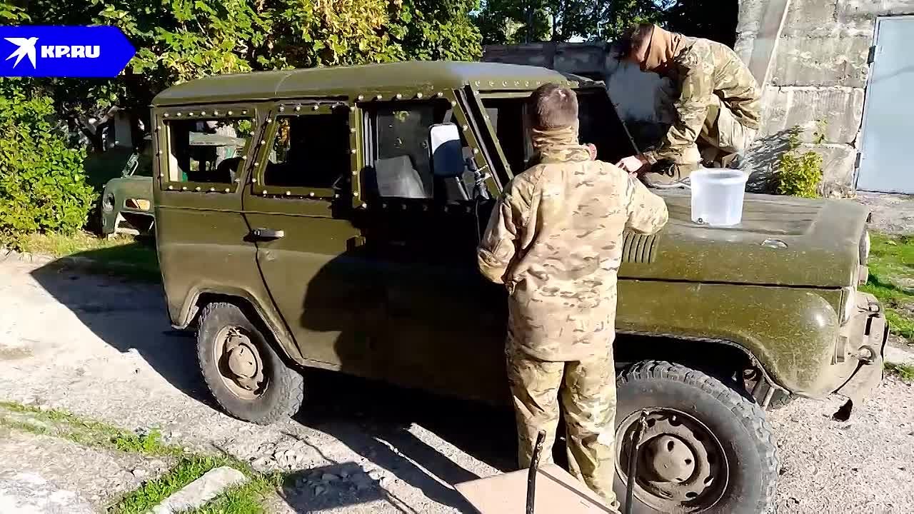 Крымские кулибины оборудуют бронестеклами транспорт военных на Херсонщине