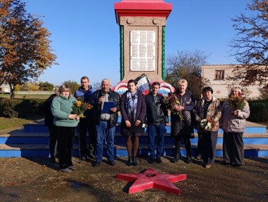 В селе Азовское почтили память освободителей