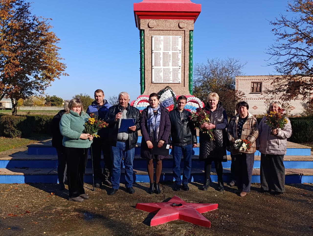 В селе Азовское почтили память освободителей