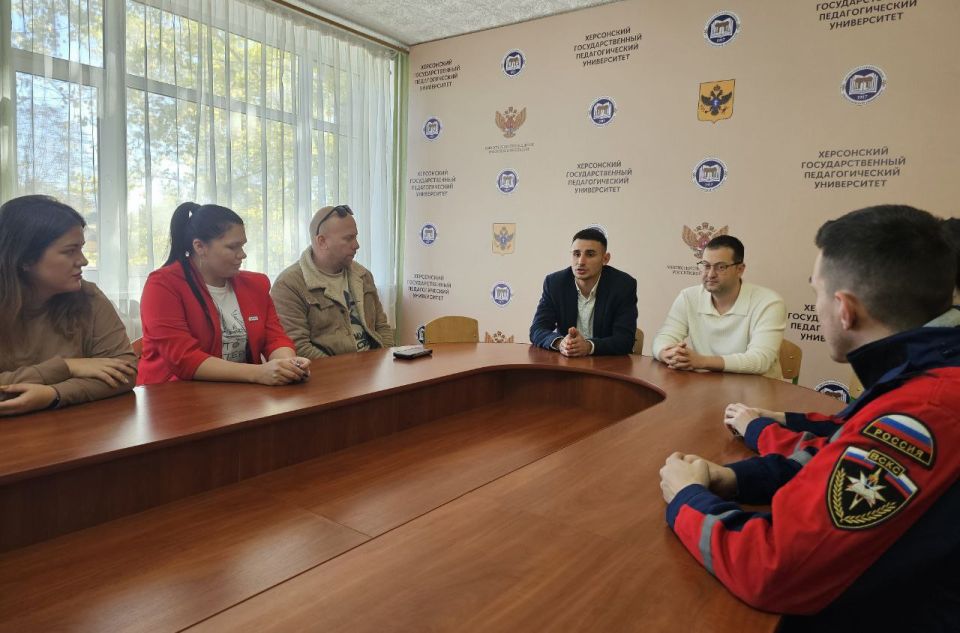 Награждение лучших студентов - участников Всероссийского экономического диктанта 2025 (ВЭД-2025) Награждение лучших студентов - участников Всероссийского экономического диктанта 2025 (ВЭД-2025)